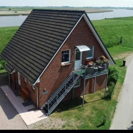 Ferienhaus-hemmerdeich 아파트