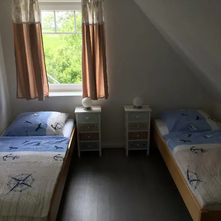 Ferienhaus-hemmerdeich * Oldenswort